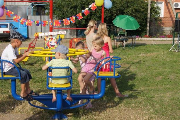 Новые детские площадки в Тбилисском районе